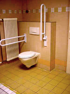 Behindertengerechte WC-Anlage