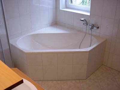 Sechseckbadewanne